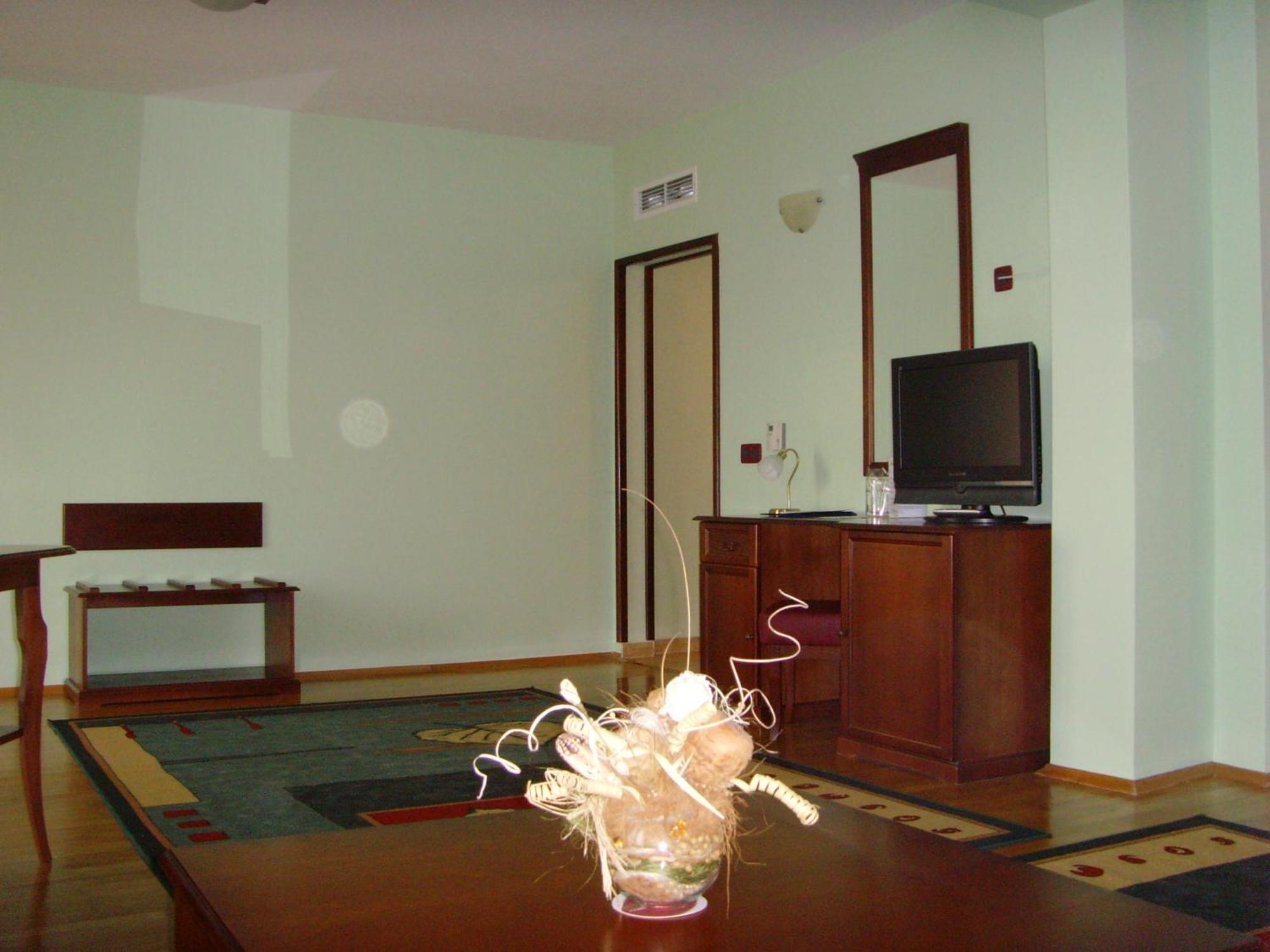 Meridian Hotel Bolyarski فيليكو ترنوفو المظهر الخارجي الصورة